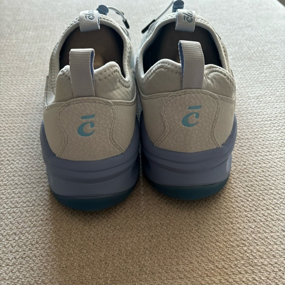 Clove Women’s Core Classic Grey Matter Slip Resistant Sneaker - Picture 12 of 16